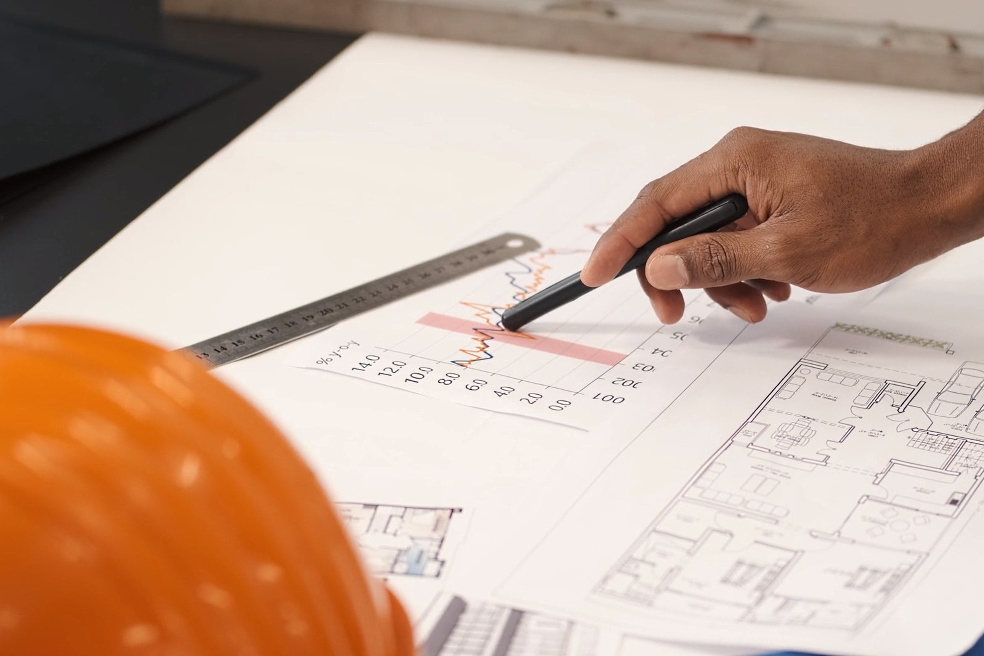 Повсеместное использование проектного финансирования для финансирования строительства жилой недвижимости подкрепляется тем фактом, что она генерирует постоянные денежные потоки от аренды площадей, позволяя погашать кредиты вместе с процентами и комиссионными