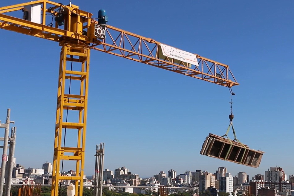 Контроль в инвестиционно-строительном инжиниринге предполагает мониторинг и оценку развития событий