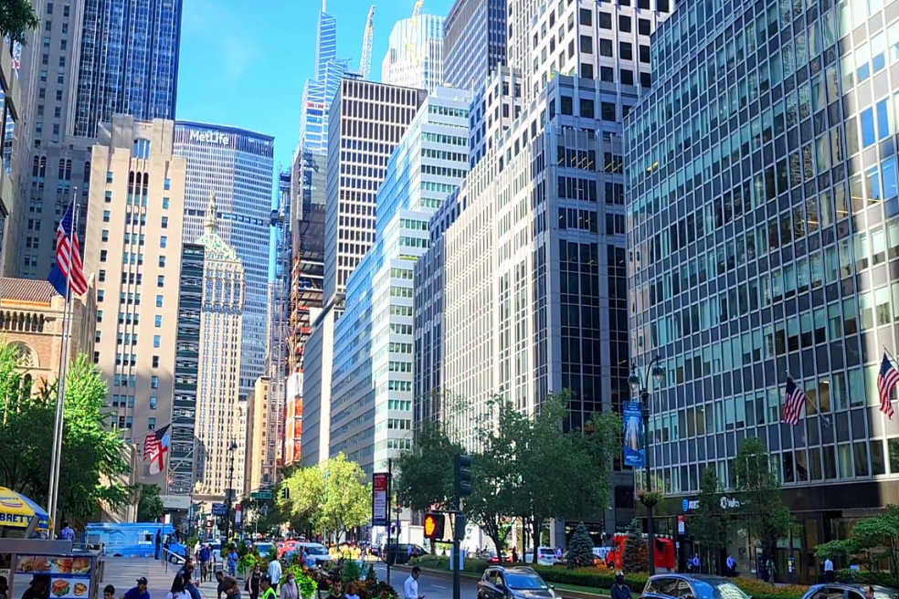 Opportunities for private investors and investment funds for large projects Opportunities for private investors and investment funds for large projects