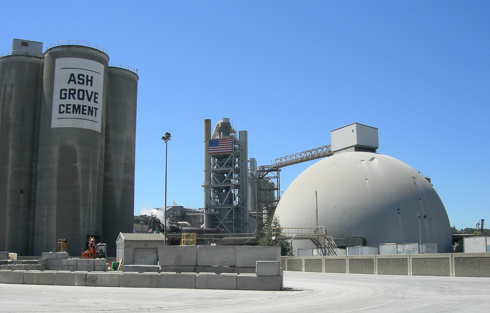 Целью геологической разведки является изучение территории для оценки и установления вероятных имеющихся запасов и качества известняка