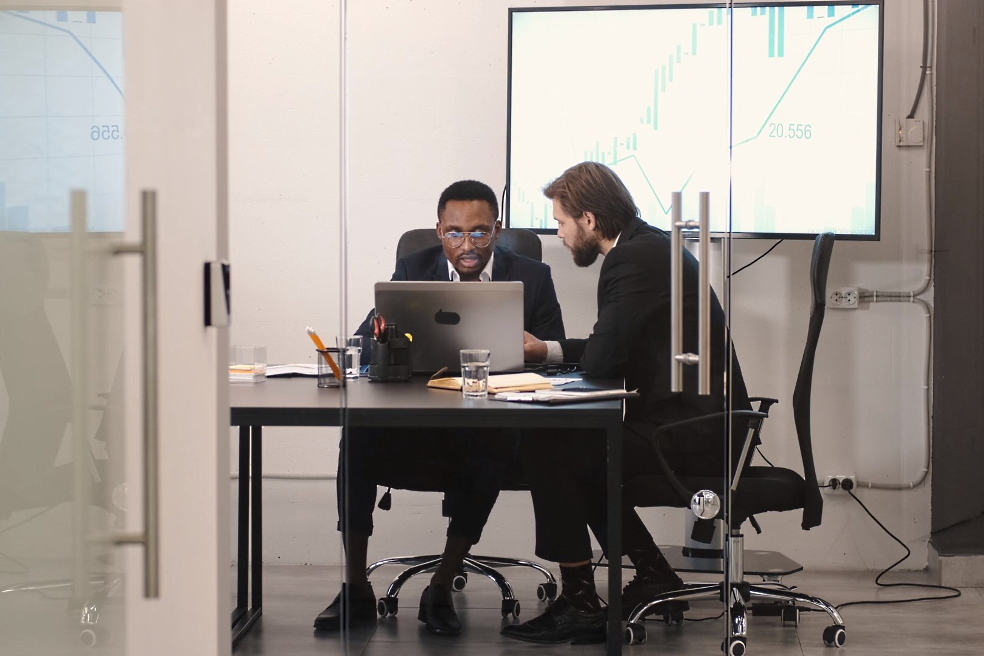 Привлечение капитала для строительства крупных объектов при помощи корпоративных облигаций позволяет застройщикам минимизировать зависимость от банковских кредитов