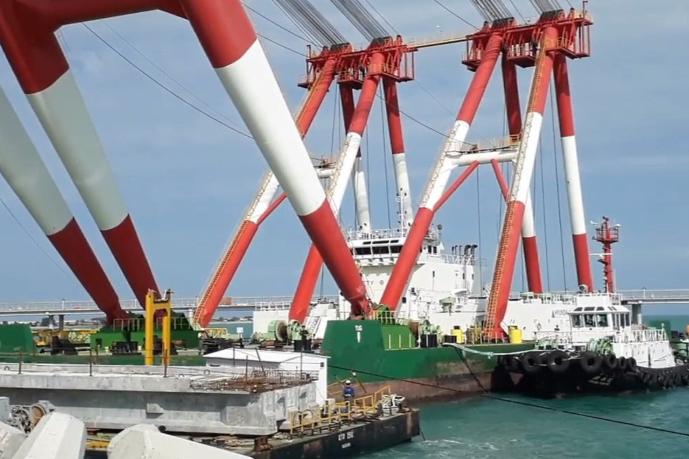 Project finance for the construction of LNG terminals Project finance for the construction of LNG terminals