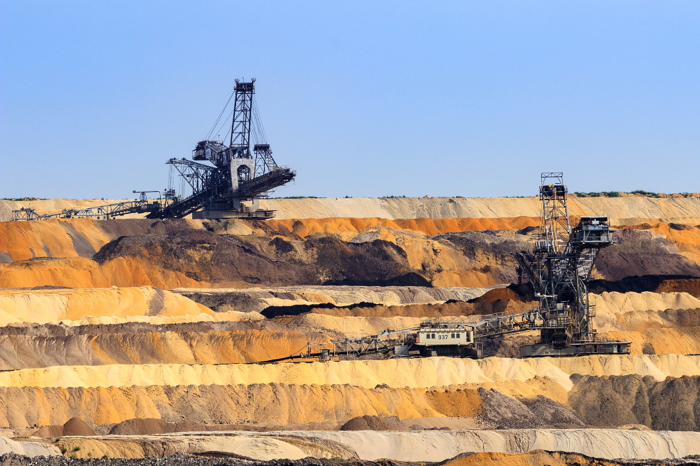 Мы занимаемся проектированием горно-обогатительных комбинатов и строительством ГОК под ключ по ЕРС-контракту